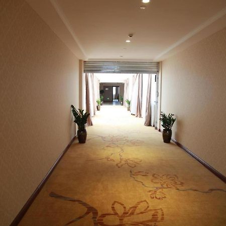 Vienna Hotel Shanghai Pudong Airport מראה חיצוני תמונה