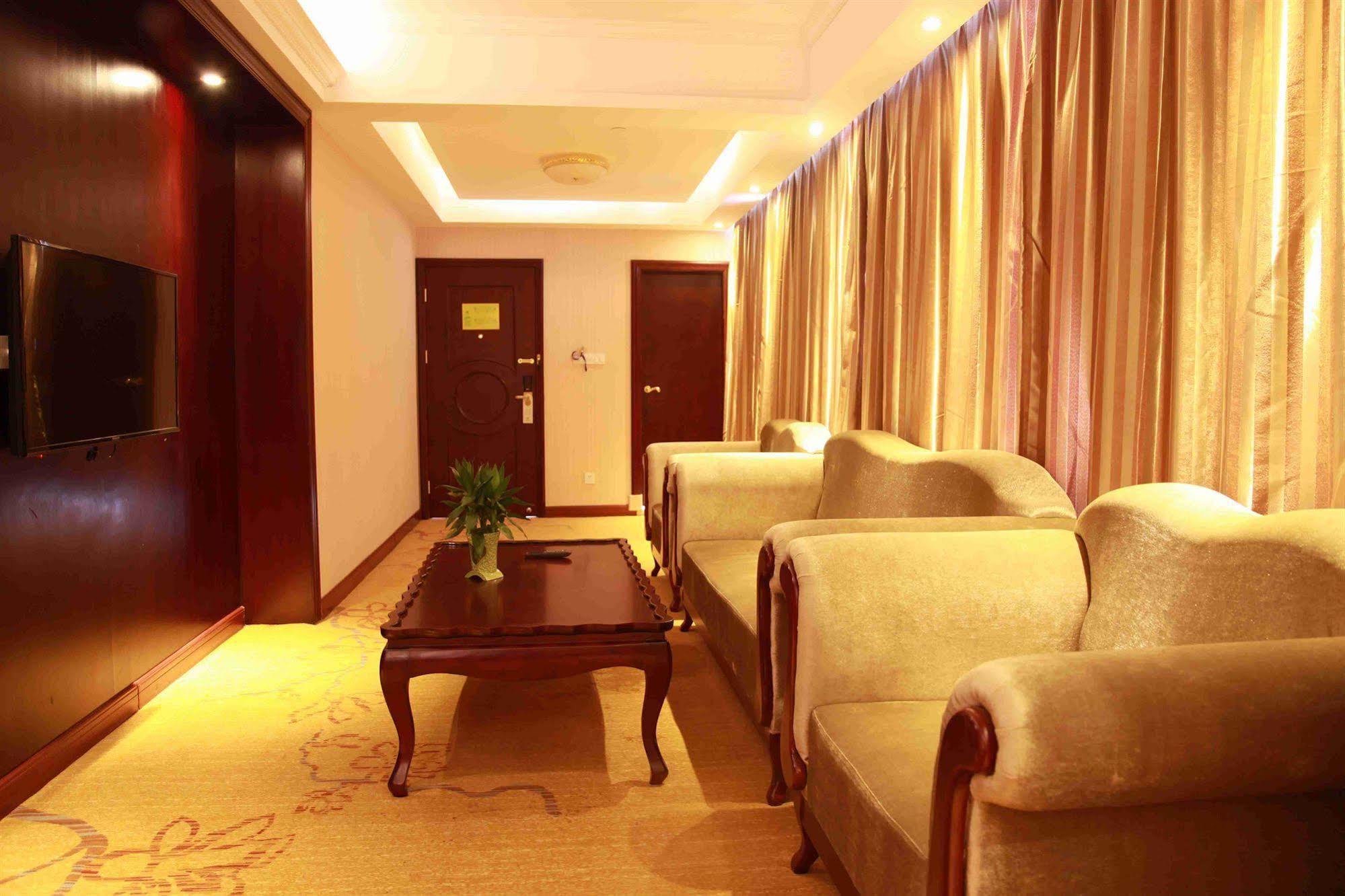 Vienna Hotel Shanghai Pudong Airport מראה חיצוני תמונה