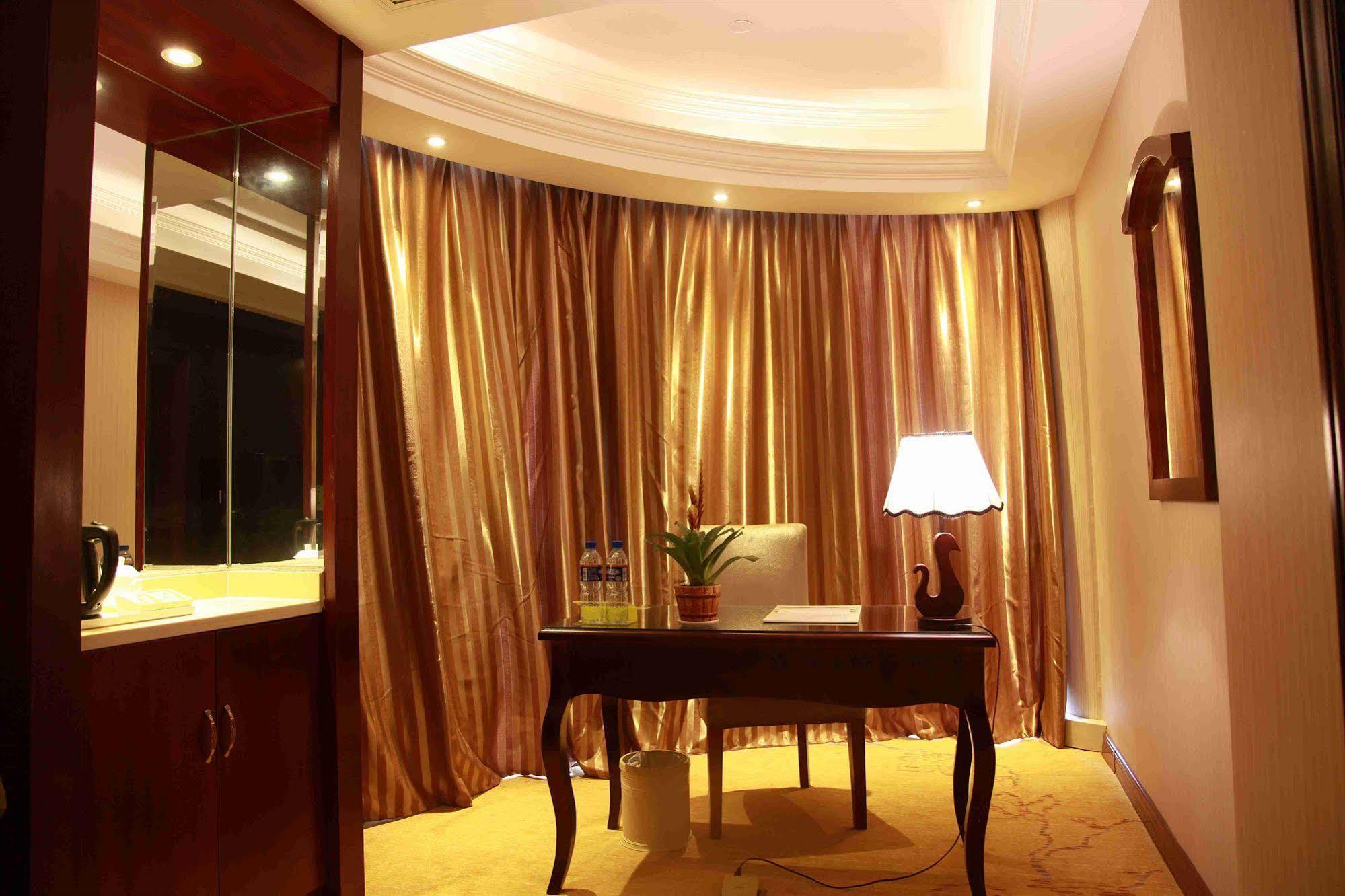 Vienna Hotel Shanghai Pudong Airport מראה חיצוני תמונה