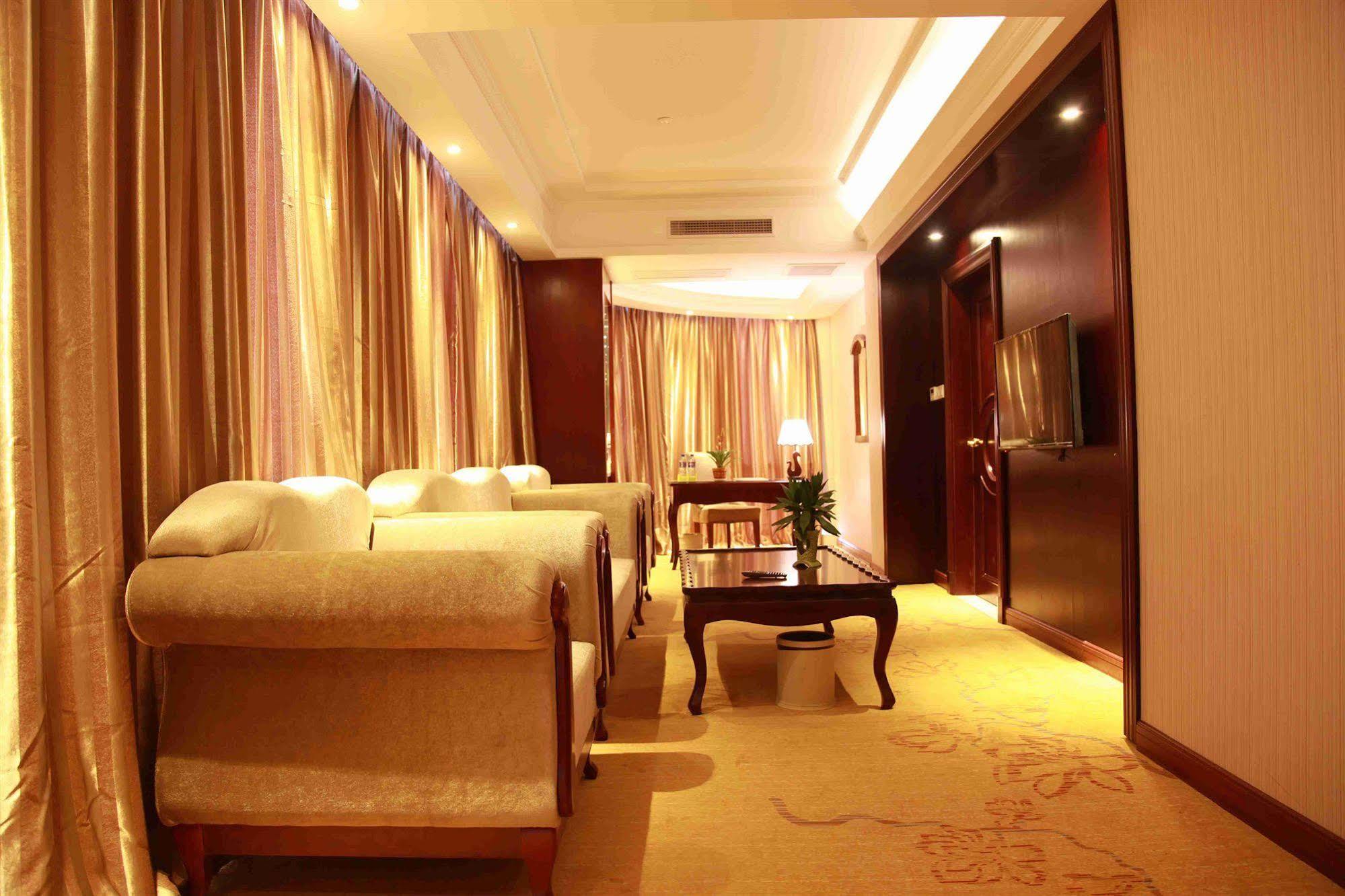 Vienna Hotel Shanghai Pudong Airport מראה חיצוני תמונה