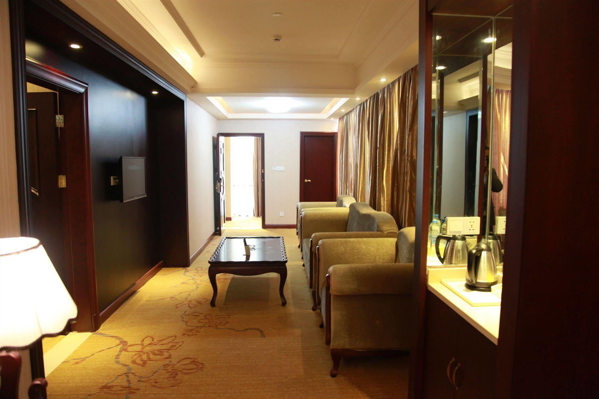 Vienna Hotel Shanghai Pudong Airport מראה חיצוני תמונה
