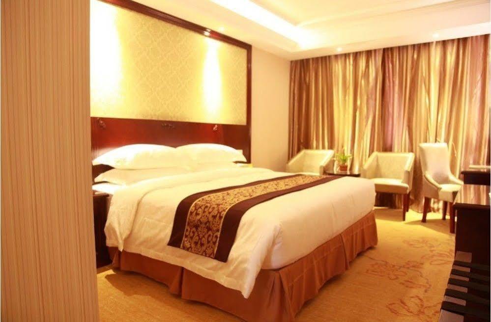 Vienna Hotel Shanghai Pudong Airport מראה חיצוני תמונה